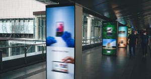 Portada blog de visibilidad a recordación en DOOH - Grupo UPAX